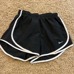 Nike women’s dry tempo shorts